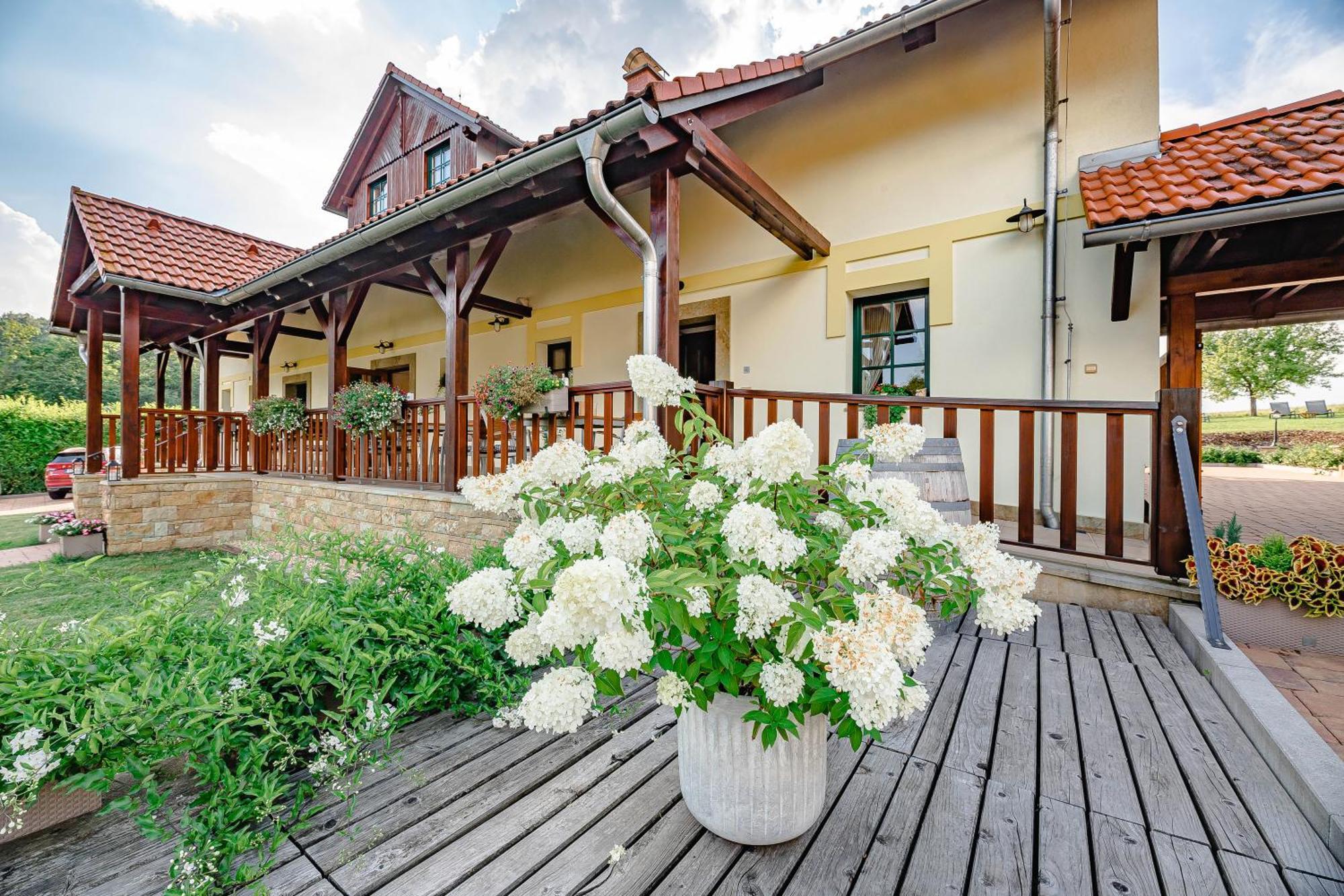 Hotel Vencluv Statek Javornice Exterior foto